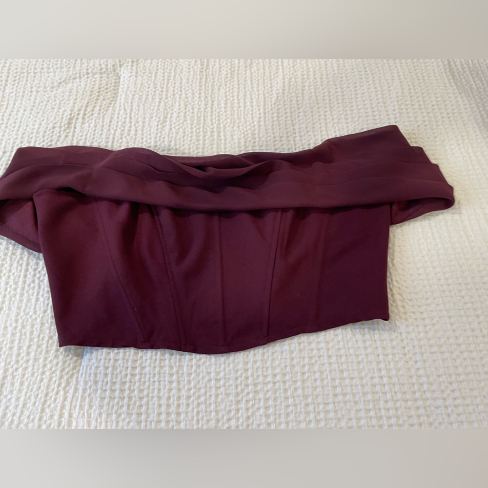 NWT Windsor women’s maroon burgundy red cropped shirt size medium